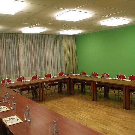 Ckm Centrum Konferencyjne Mazowsze Otrebusy Ngoại thất bức ảnh