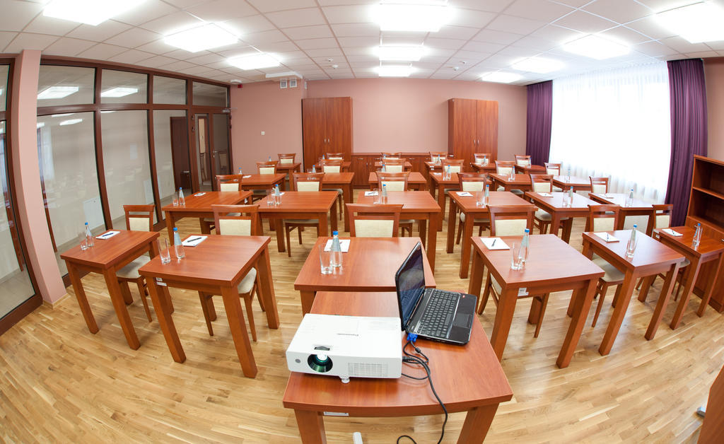 Ckm Centrum Konferencyjne Mazowsze Otrebusy Ngoại thất bức ảnh