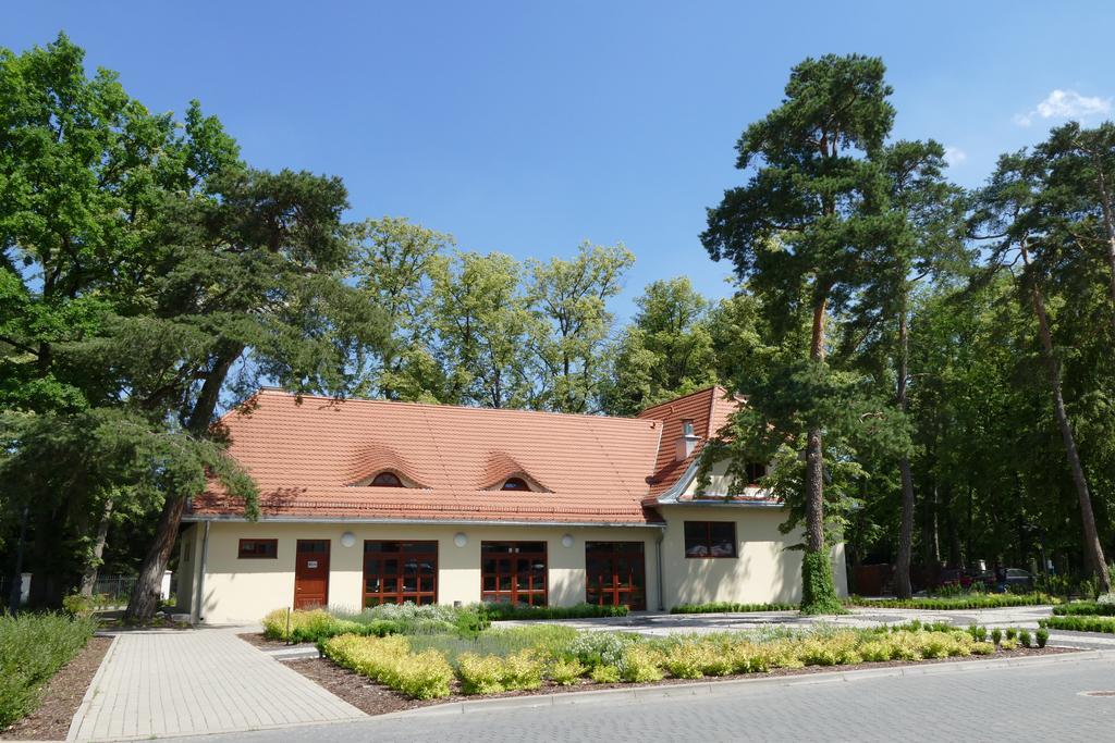 Ckm Centrum Konferencyjne Mazowsze Otrebusy Ngoại thất bức ảnh