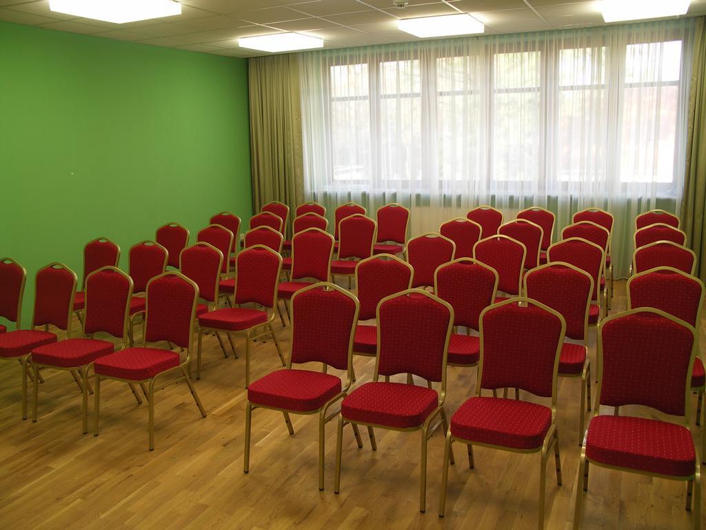 Ckm Centrum Konferencyjne Mazowsze Otrebusy Ngoại thất bức ảnh